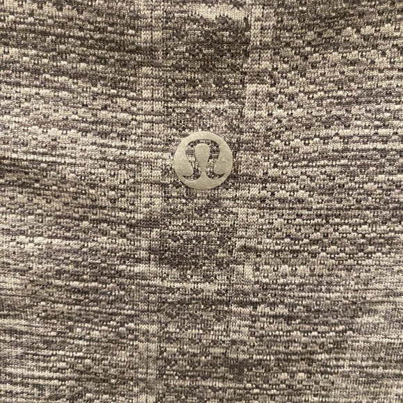 Lululemon Swiftly Size 2 - Picture 3 of 3
